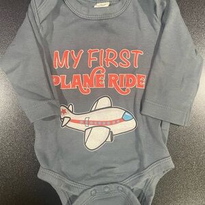 Grey 'My First Plane Ride' LS onesie 0-3 mo. ✈️